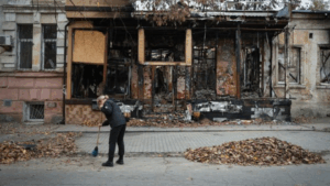 Осінні відновлювальні роботи у Херсонській області: дороги, енергооб’єкти, соцсфера